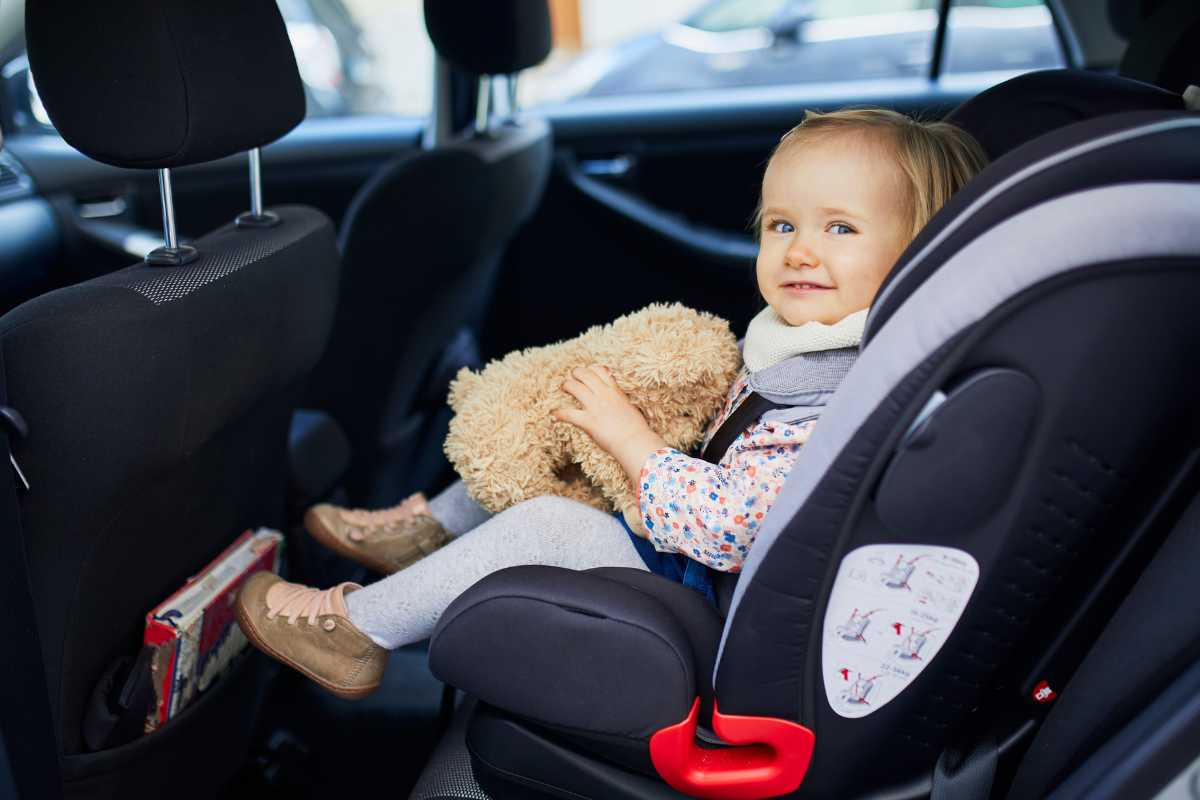 12 Brincadeiras para Fazer no Carro com Seu Filho e Tornar a Viagem Divertida